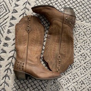 Ariat cowgirl boots